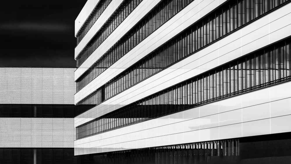 Industrial façade | receding lines von Stephan Rückert