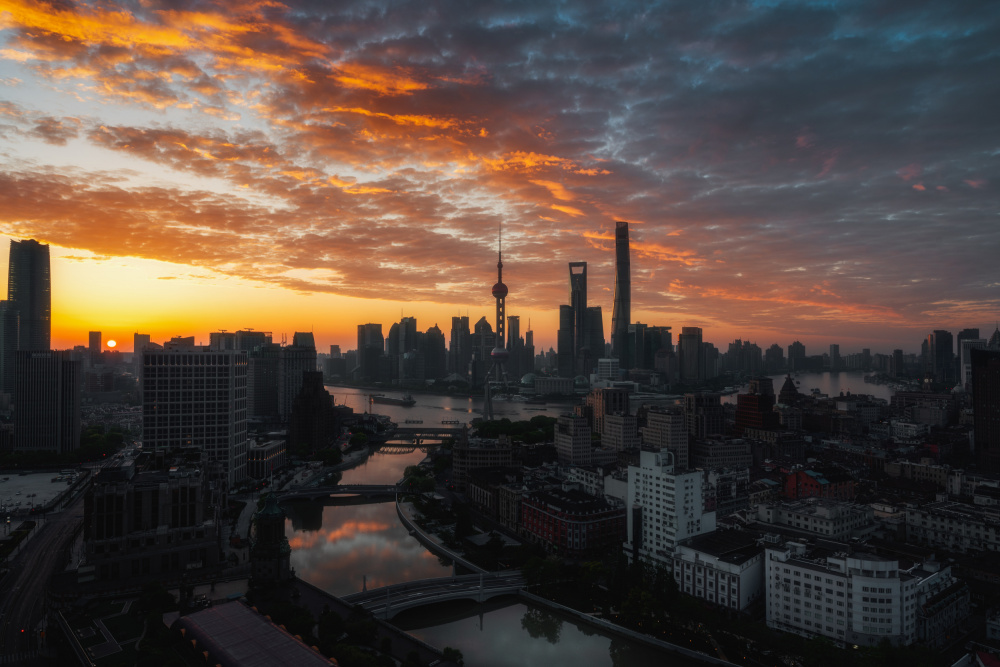 Burning Morning in Shanghai von Steve Zhang