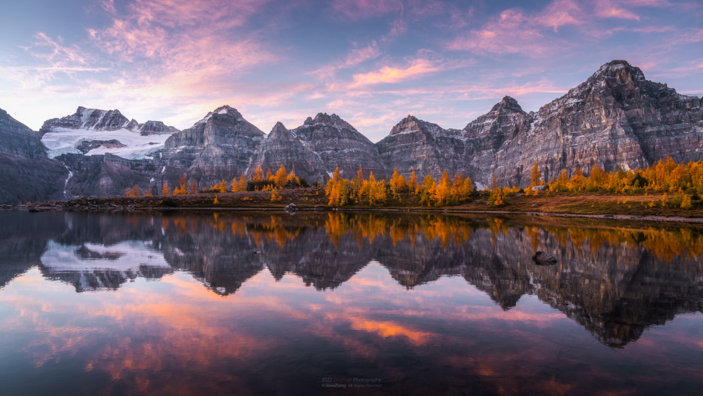 Mirror in Banff von Steve Zhang