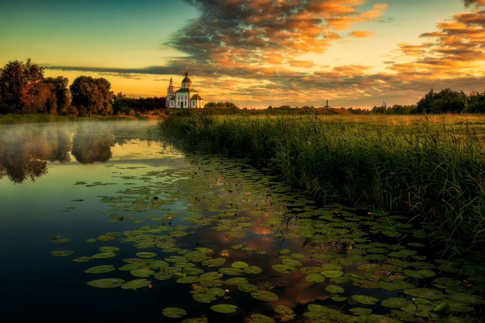 The Church of Dawns Light 3 von Steven Zhou