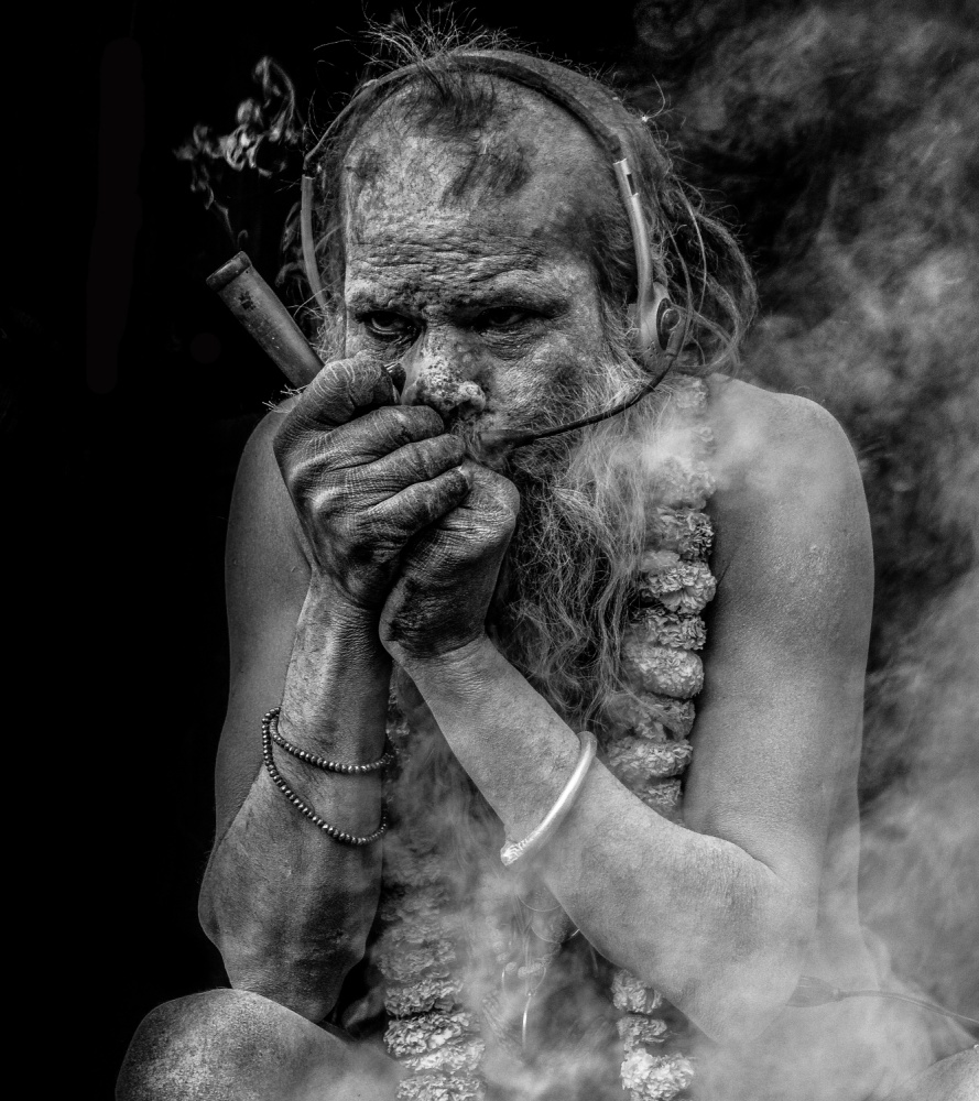 the smoker von Subhrajit Paul