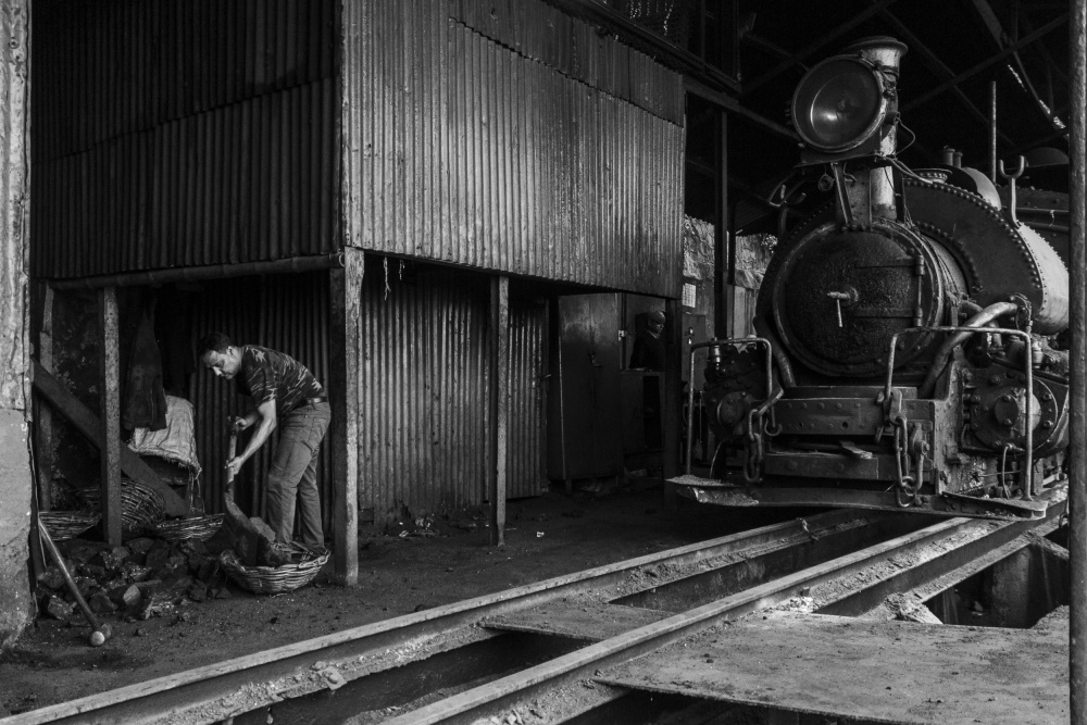 Rail Worker von Sudipta Chakraborty