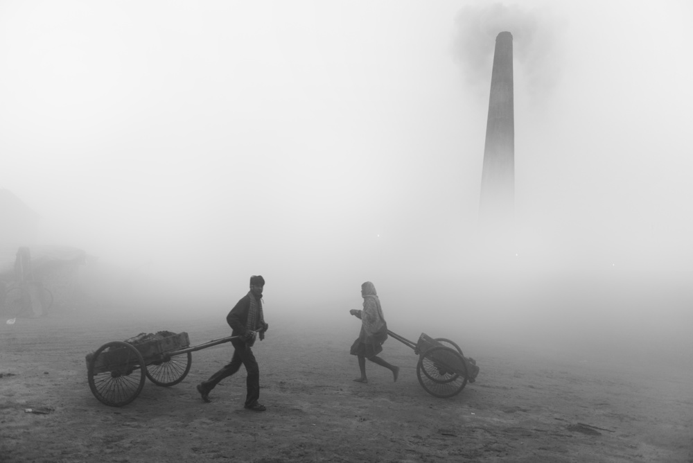 Winter Morning in the Brick-field von Sudipta Chakraborty