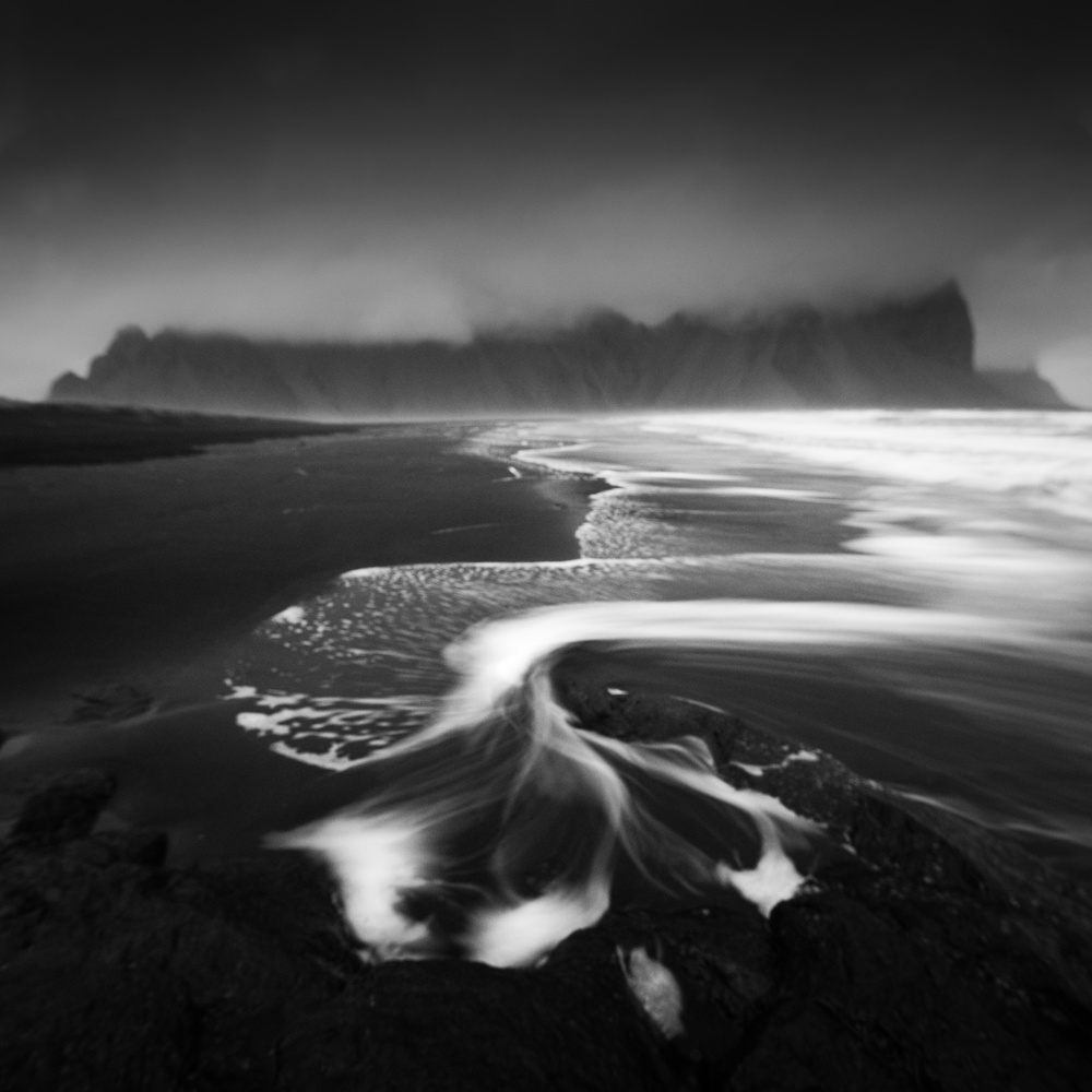 Mt Vestrahorn Hidden by Fog von Sunny Ding