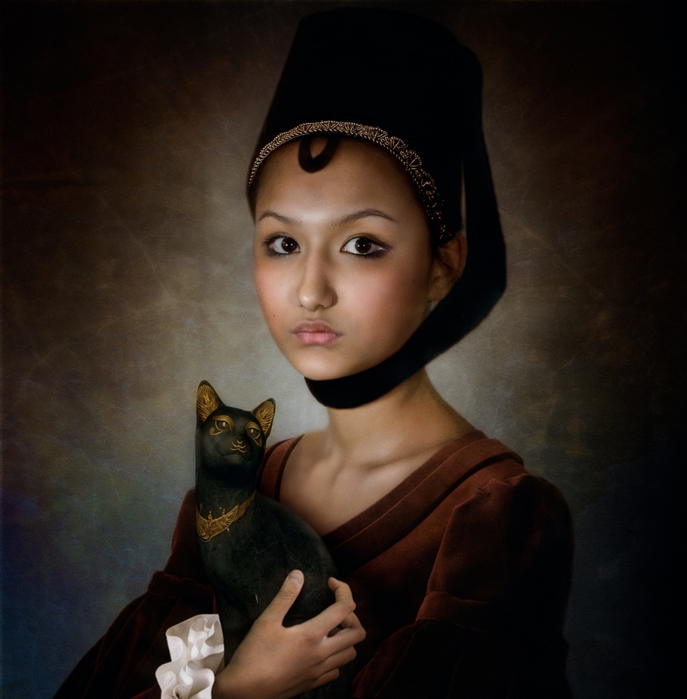 Portrait of a girl with black cat von Svetlana Melik-Nubarova