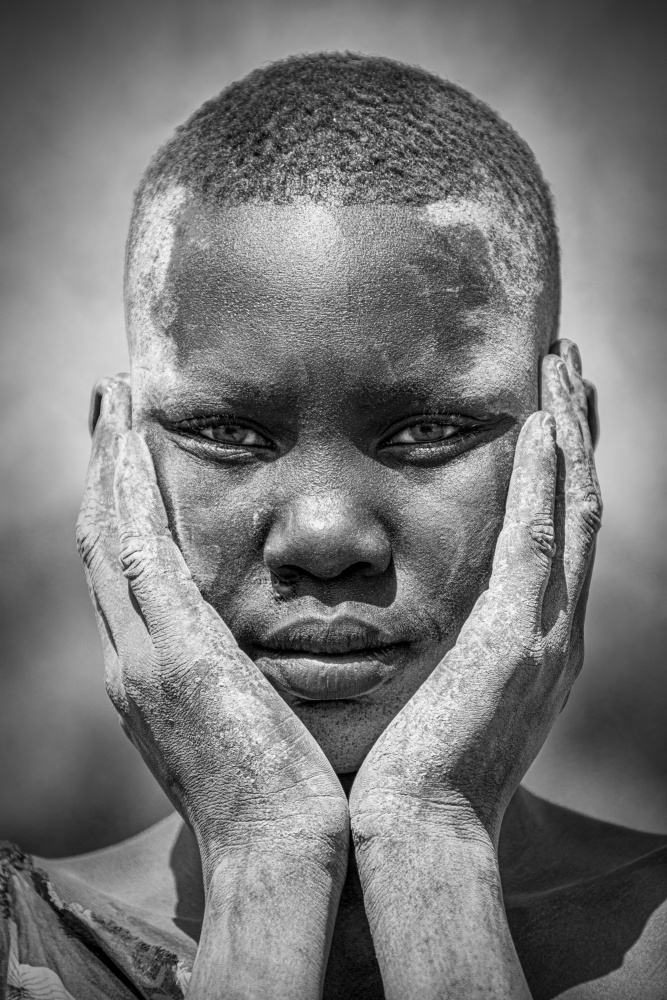 Young girl of Mundari, South Sudan von Svetlin Yosifov