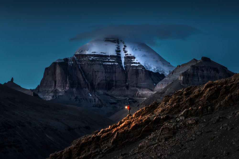 Explorer under Mountain Kailash von Sylviashen