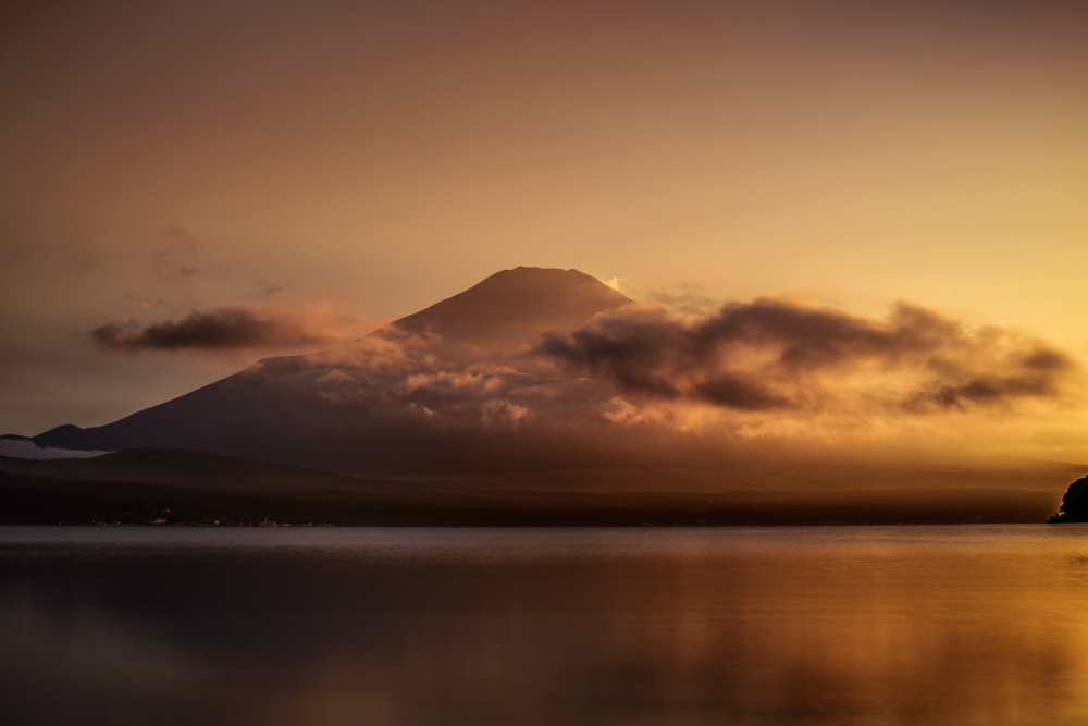 Mt. Fuji from Lake Yamanaka von Takashi Suzuki