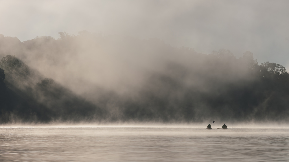 foggy lake-4 von Tao Huang