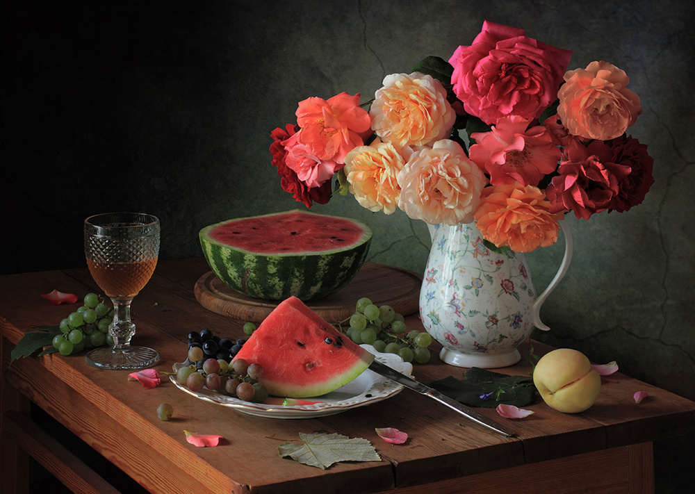 With a bouquet of roses and watermelon von Tatyana Skorokhod