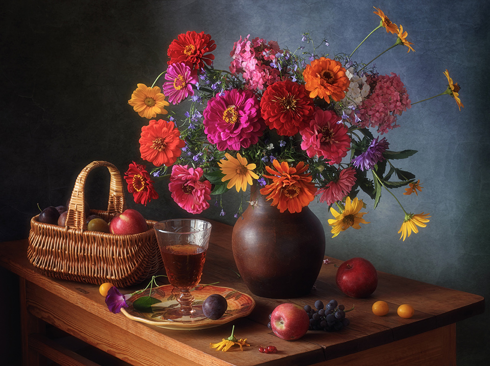 Still life with flowers and fruits von Tatyana Skorokhod