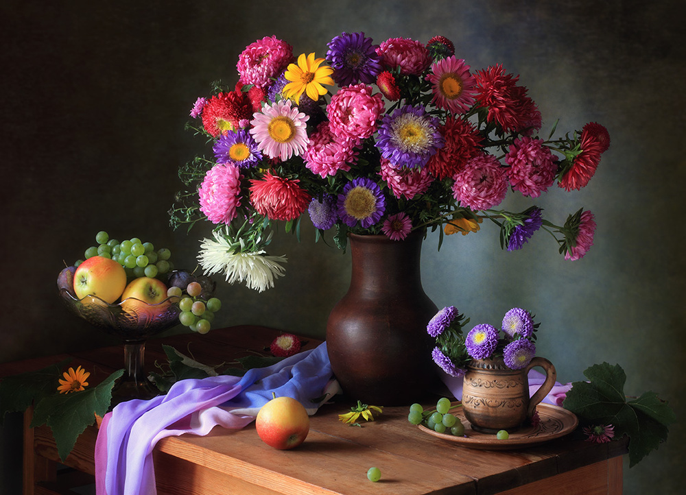 Still life with a bouquet of asters and fruits von Tatyana Skorokhod