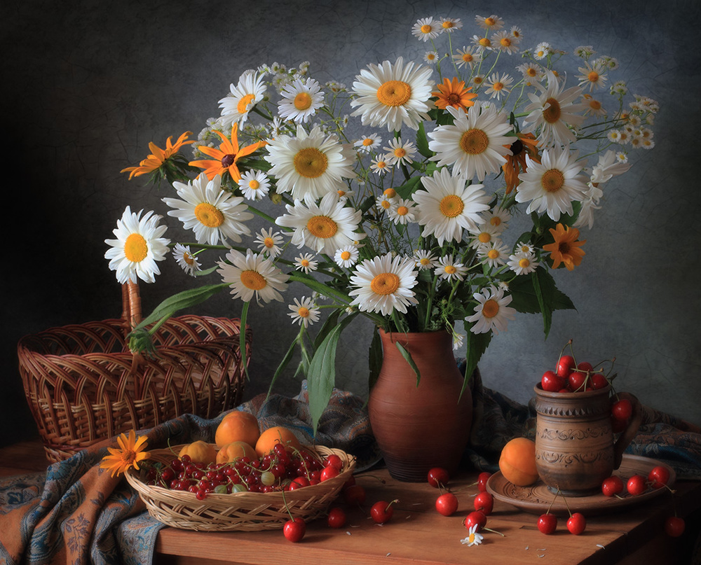 Still life with a bouquet of daisies von Tatyana Skorokhod