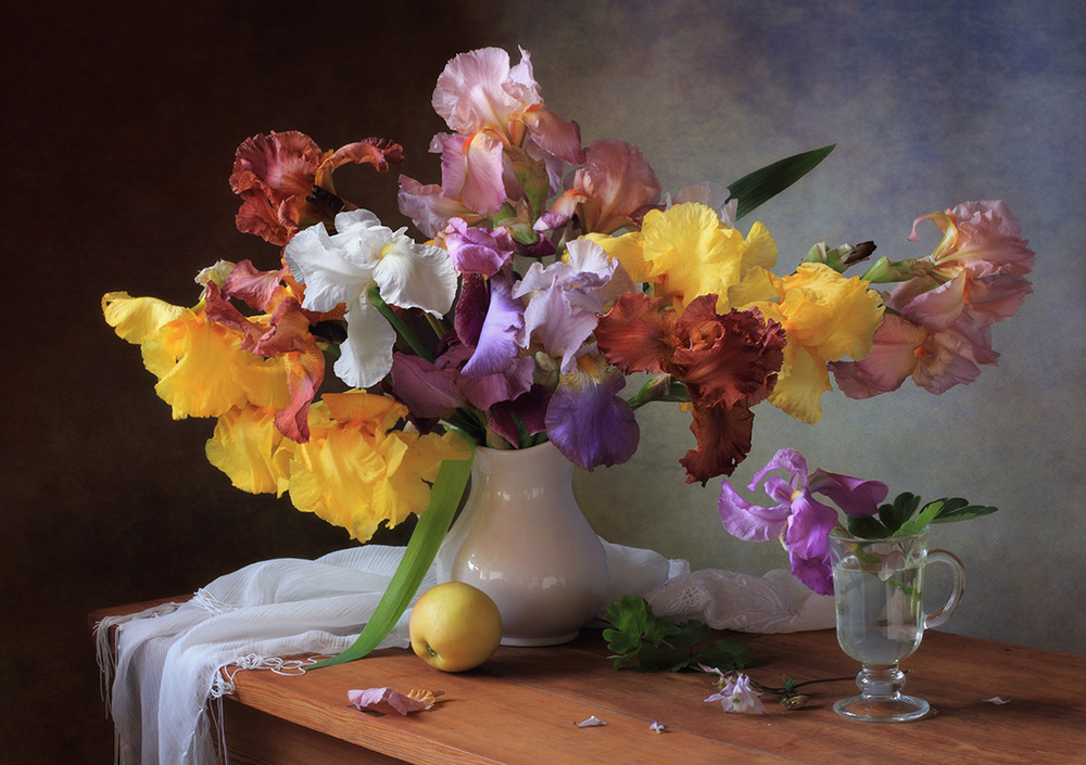 Still life with a bouquet of irises von Tatyana Skorokhod