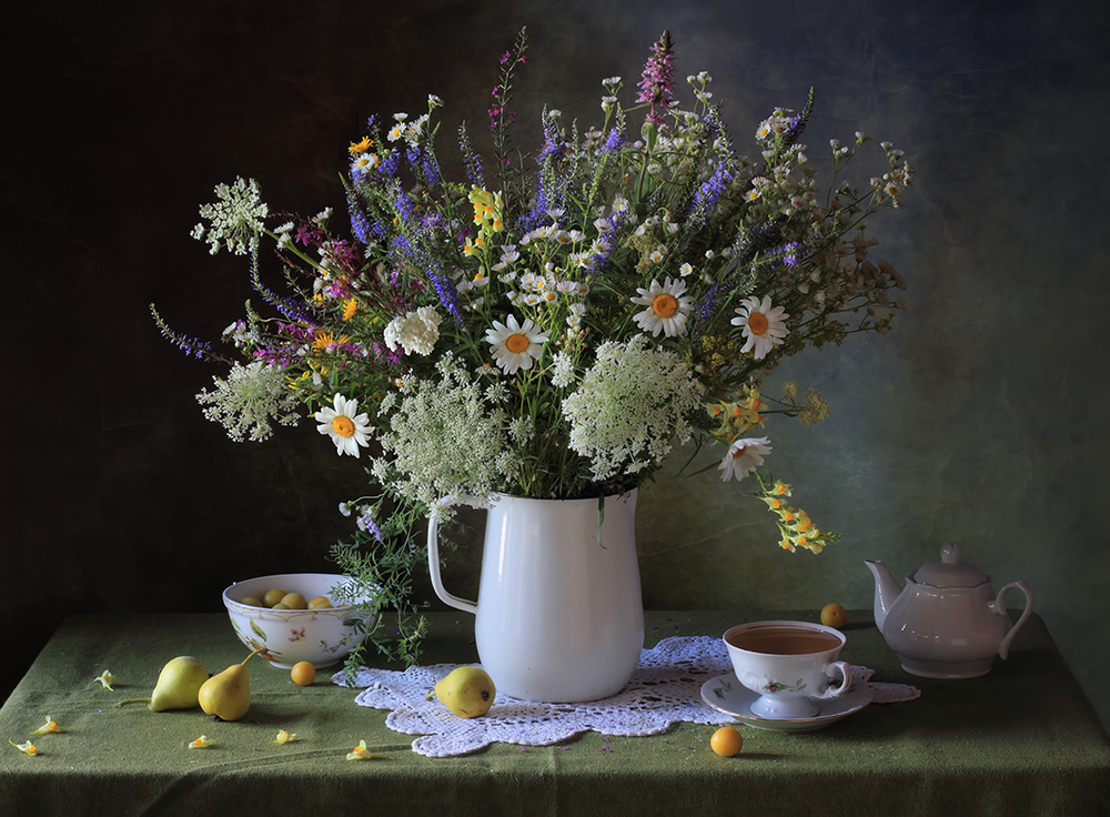 Still life with a bouquet of meadow flowers von Tatyana Skorokhod