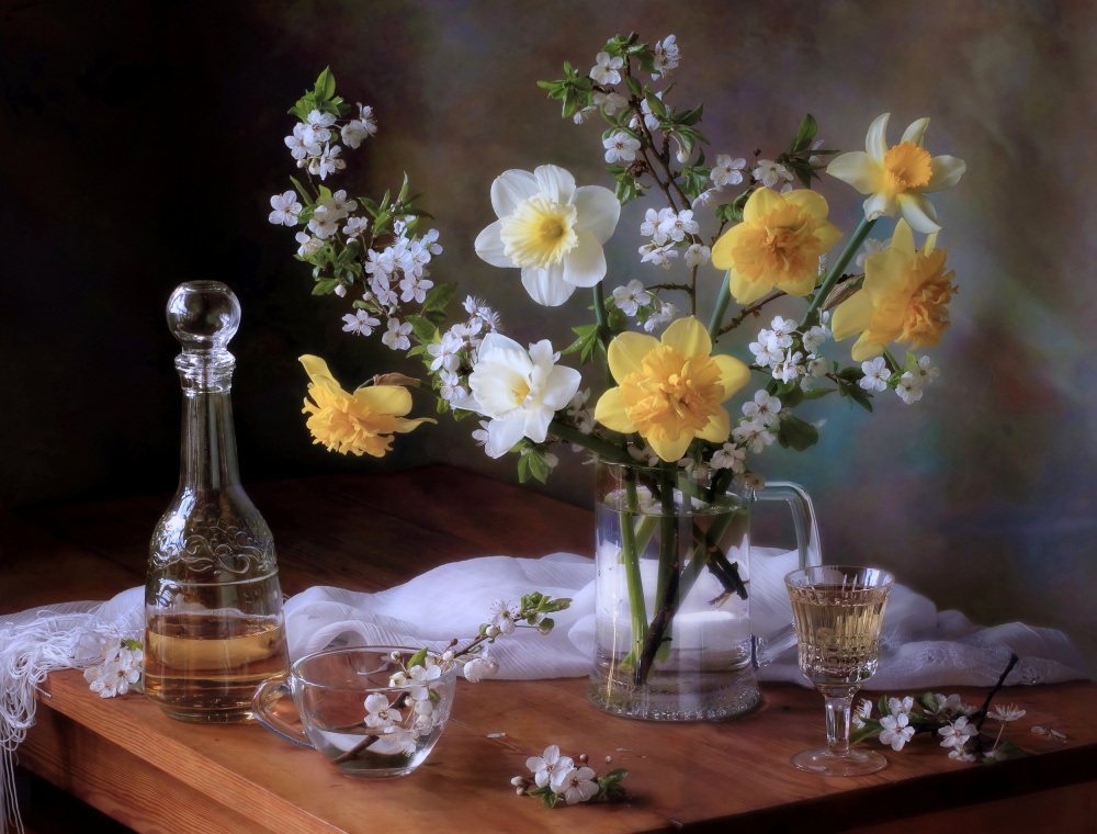 Still life with daffodil flowers von Tatyana Skorokhod