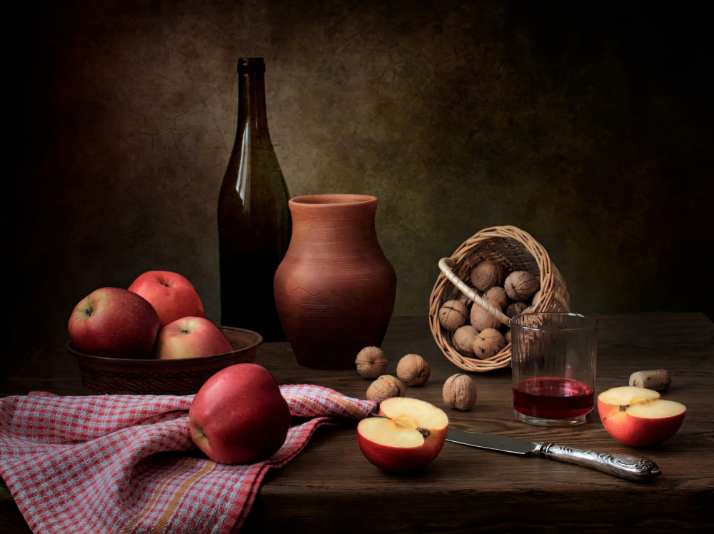 Still life with wine, nuts and apples von Tatyana Skorokhod