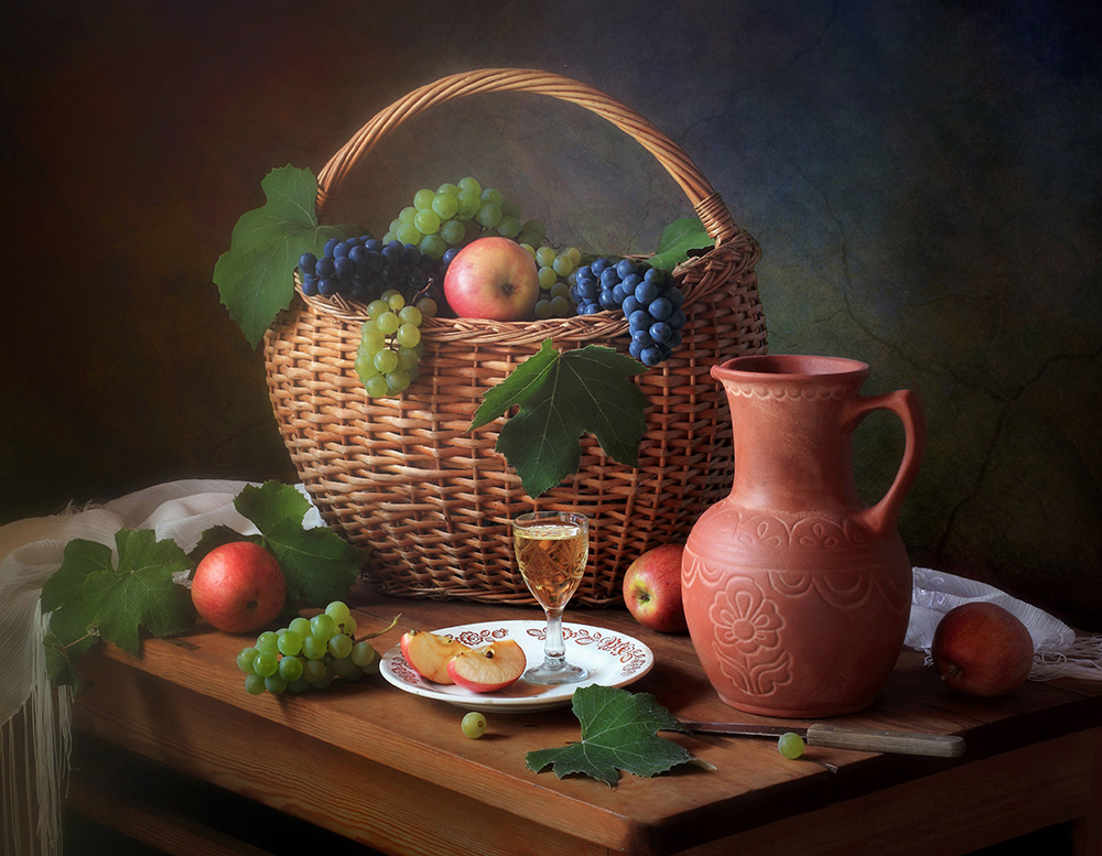 Still life with grapes von Tatyana Skorokhod