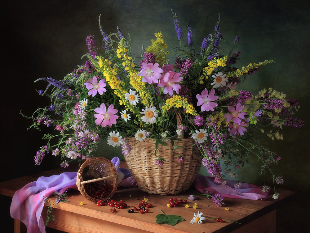 Still life with meadow flowers von Tatyana Skorokhod