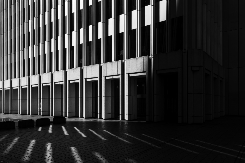 Light and shadow of the building von Tepsarit Lantharntong