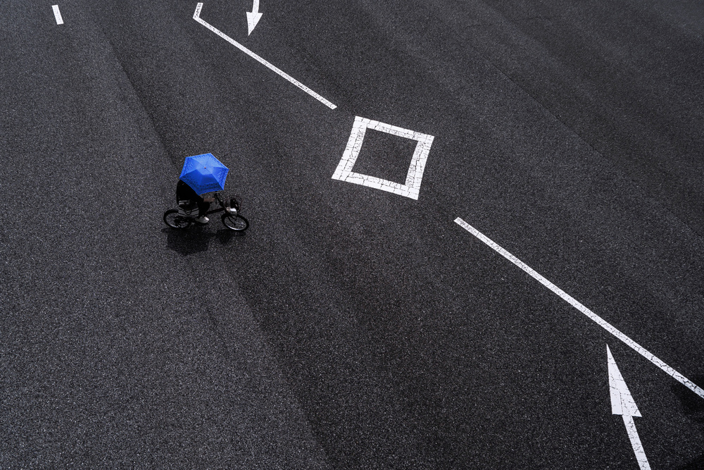 A blue parasol von Tetsuya Hashimoto