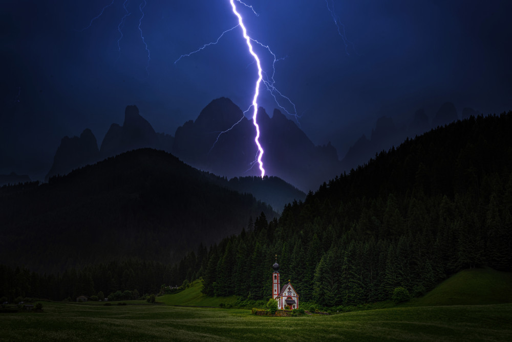 Lightning over Val di Funes Dolomites von Ti Wang