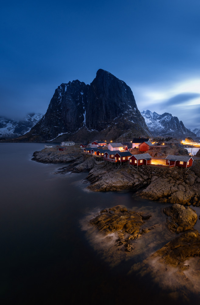 Hamnøy at dawn von Ti Wang