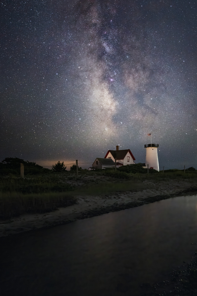 Milky way over the lighthouse von Ti Wang