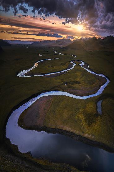 Colorful rivers