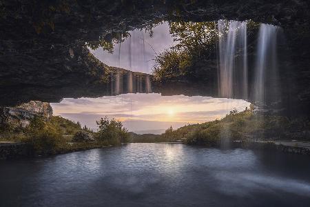 The water curtain cave