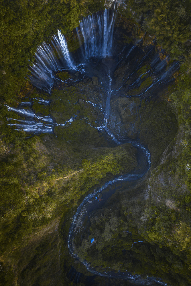 Vertical waterfall von TIANQI