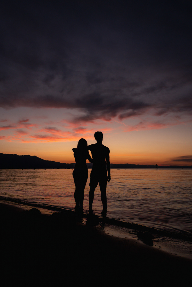 Couple Silhouette von Tim Mossholder