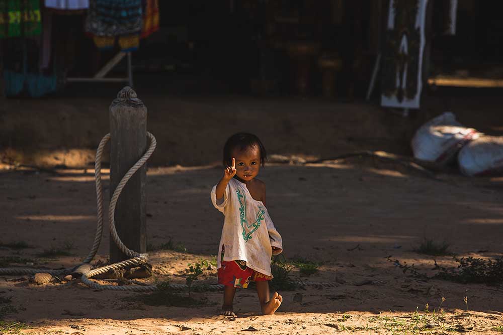 Angkor Wat Kind von Timothy Lima