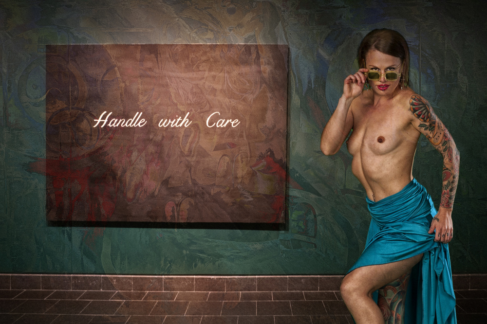 Handle with Care von Tom Gore