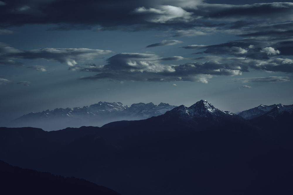 Lonely peak of mountains von Tomáš Hudolin