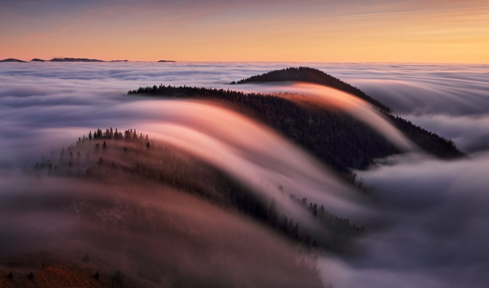 Mountain waves von Tomas Sereda