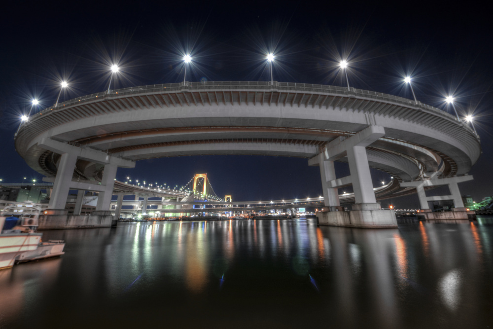 loop bridge von Tomoshi Hara