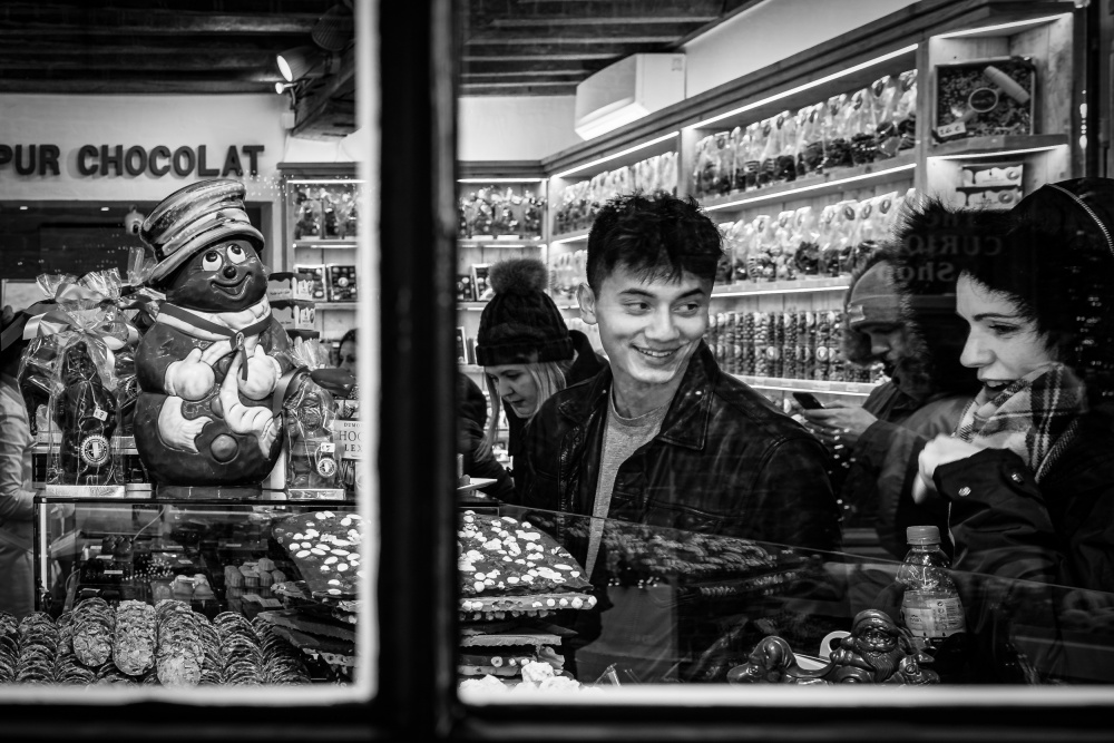 Christmas shopping in Bruges - Belgium von Toni De Groof