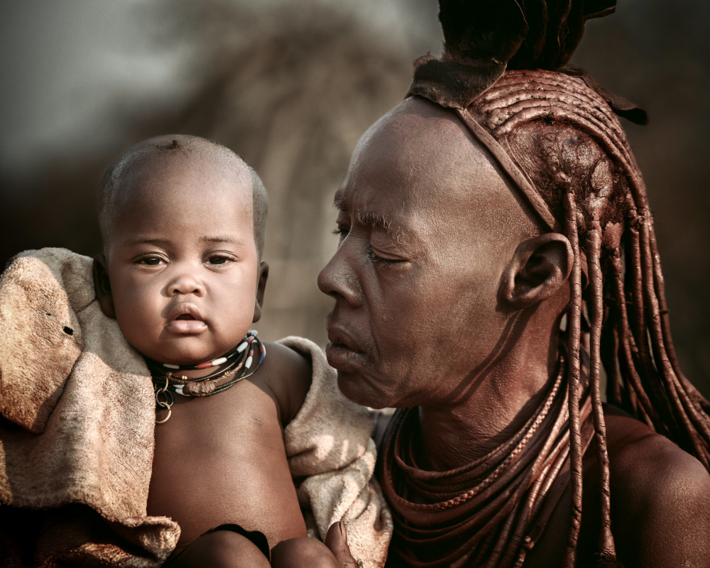 Ovahimba Baby and Grandmother von Tori E Bohn