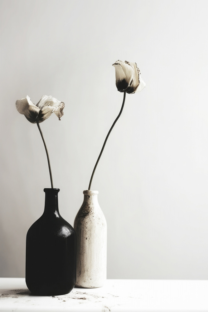 Black And White Vase No 2 von Treechild