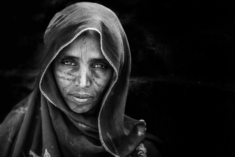 Afar tribeswoman von Trevor Cole