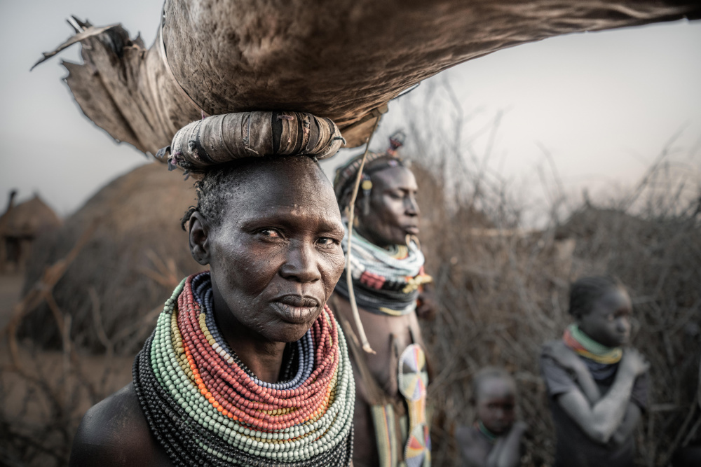 Nyangatom tribes women von Trevor Cole