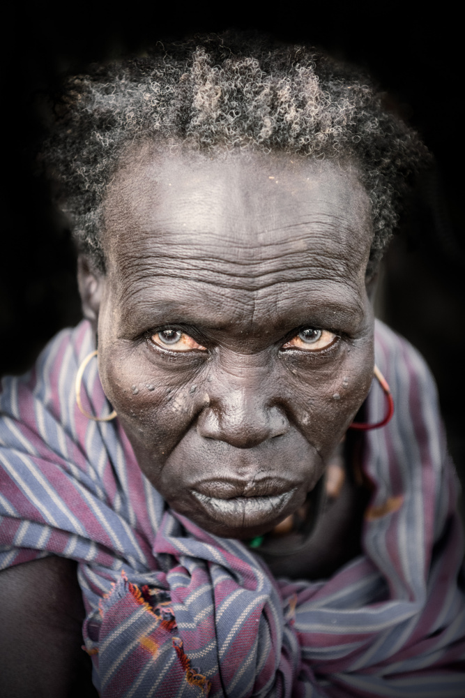 Jiye matriarch von Trevor Cole