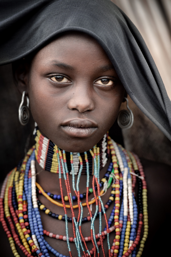 Arbore tribes girl von Trevor Cole