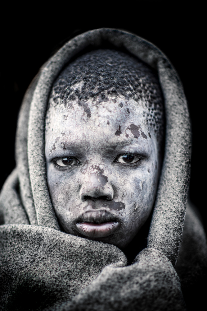 Mundari boy portrait von Trevor Cole