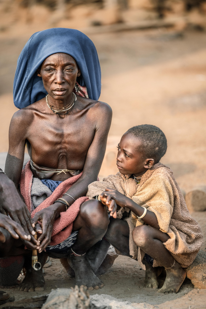 Omukuvale mother and child von Trevor Cole