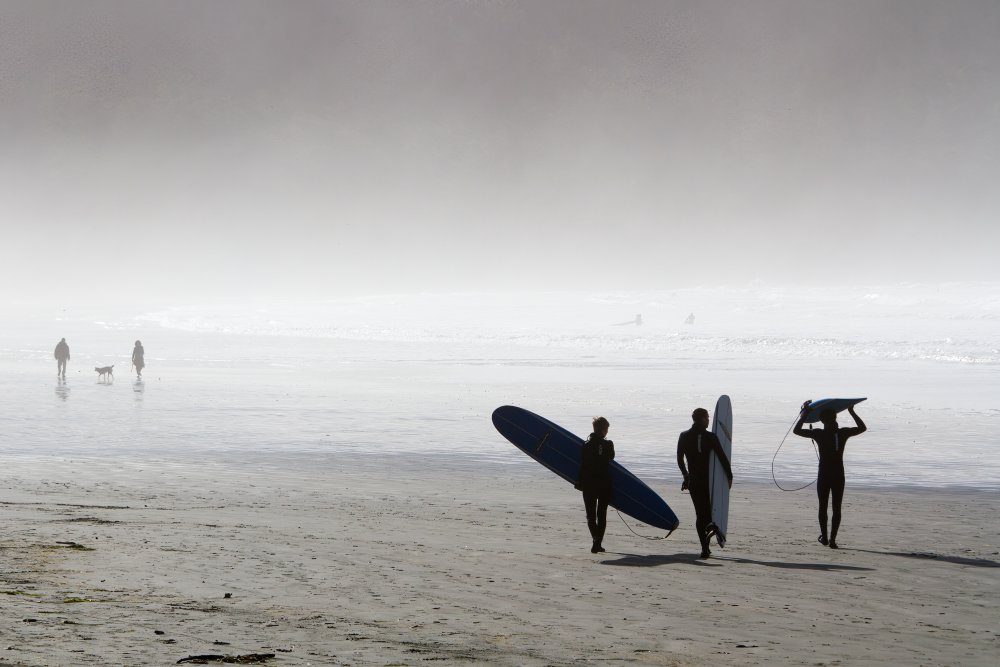 Surfing Time in a Foggy Day von Ugur Erkmen