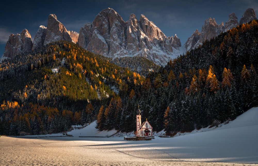 Autumn and Winter in Dolomites von Łukasz Winiarski