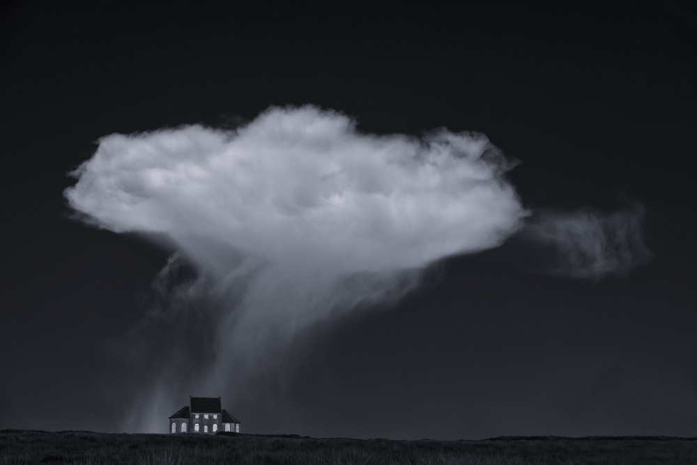 under the cloud von Uschi Hermann