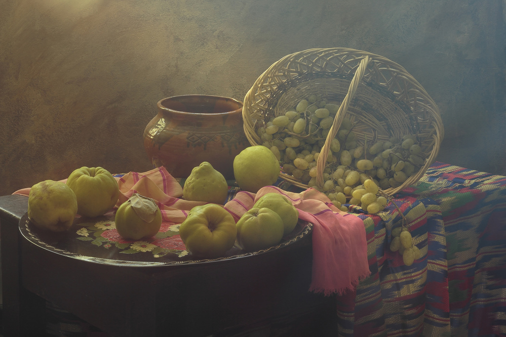 Still Life with quince in oriental stile von UstinaGreen